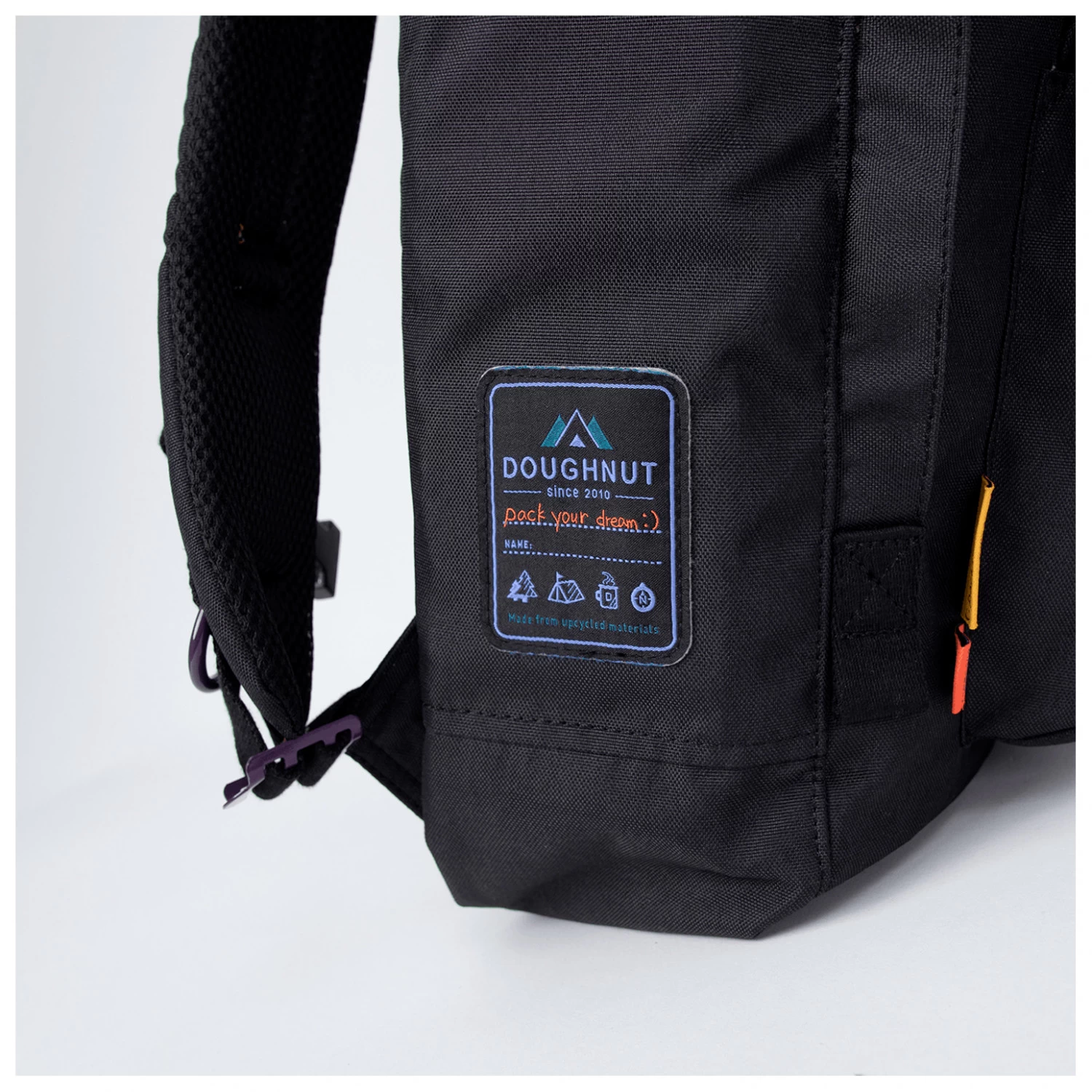 Doughnut Macaroon Large Happy Camper 18 - Daypack 5 Doughnut Macaroon Large Happy Camper 18 - Daypack – Bild 5